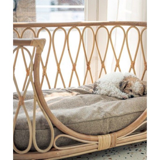 Forest rattan bed handmade for a pet,a bed for cats and dogs