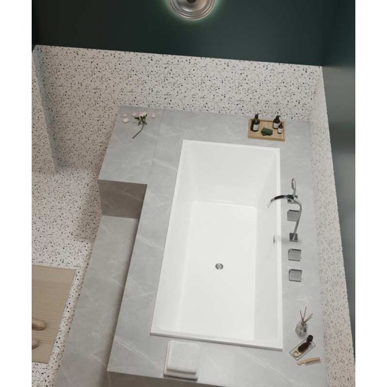 Bathtub with slim edge design, rectangular shaped small luxury bathtub