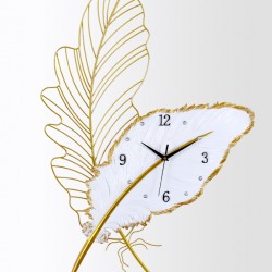 Creative light luxury wrought iron and resin material feature wall clock, free of punching clock