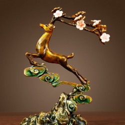 Deer decor for home and office, the deer is a symbol of good luck, and is a great choice for those moving into a new home