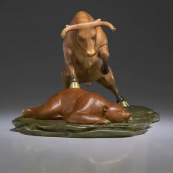 Decorative Bull and Bear, perfect decors for your company or home office,The bear is a symbol of bearish mood, the Bull is bullish