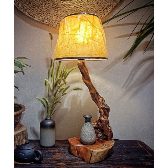 Original handmade floor lamp table lamp for the living room and bedroom made of high quality solid wood, retro bedside lamp